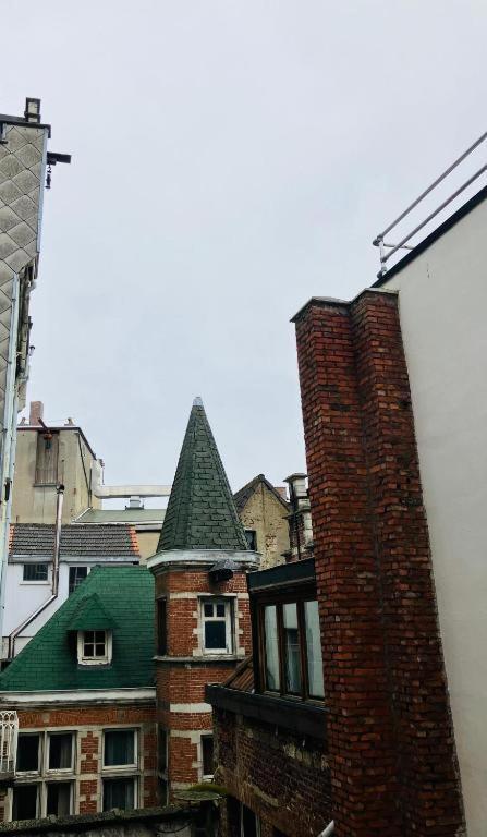 Living History - Suikernest Aparthotel Antwerp Exterior photo