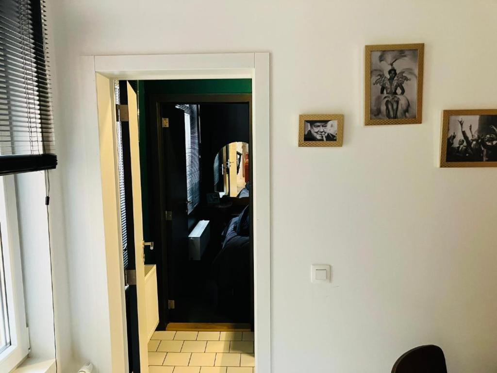 Living History - Suikernest Aparthotel Antwerp Exterior photo